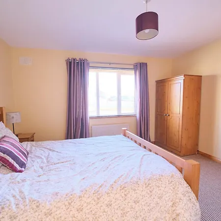 3 Bedroom Coastal Retreat By Travel Lets Homes Near Beaches & Surf * Bundoran