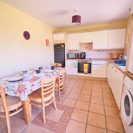 Casa vacanze 3 Bedroom Coastal Retreat By Travel Lets Homes Near Beaches & Surf Bundoran