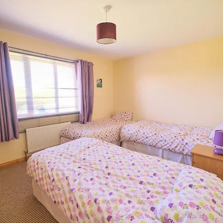 3 Bedroom Coastal Retreat By Travel Lets Homes Near Beaches & Surf * Bundoran