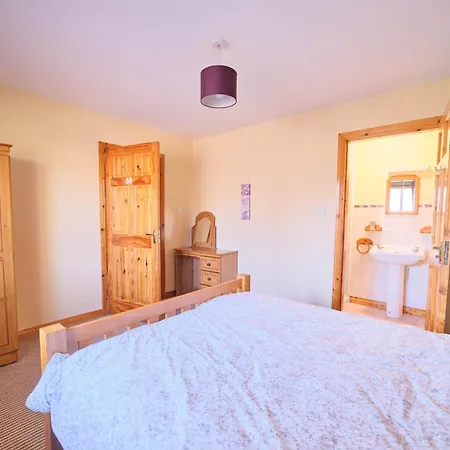 Casa vacanze 3 Bedroom Coastal Retreat By Travel Lets Homes Near Beaches & Surf