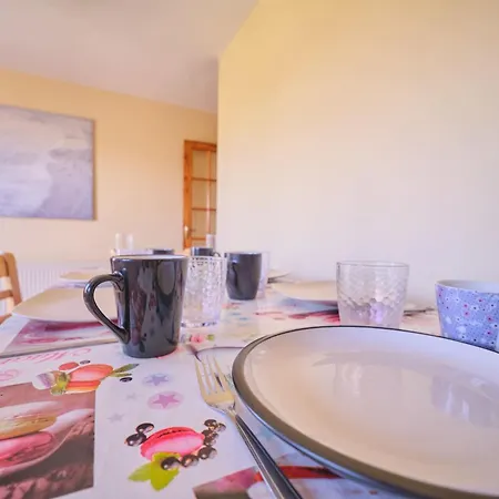 3 Bedroom Coastal Retreat By Travel Lets Homes Near Beaches & Surf Bundoran