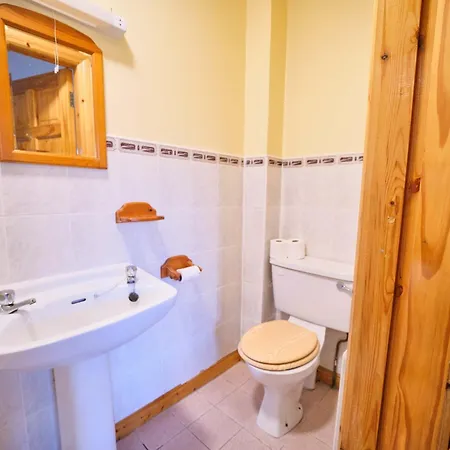 3 Bedroom Coastal Retreat By Travel Lets Homes Near Beaches & Surf Bundoran